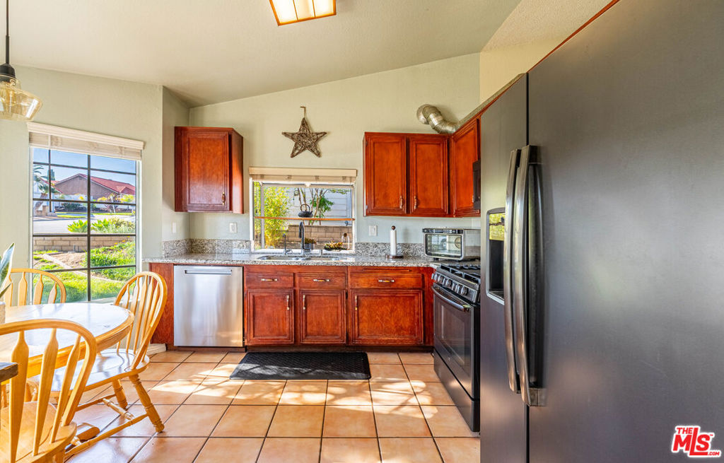 23169 Claystone Avenue Property Photo 27