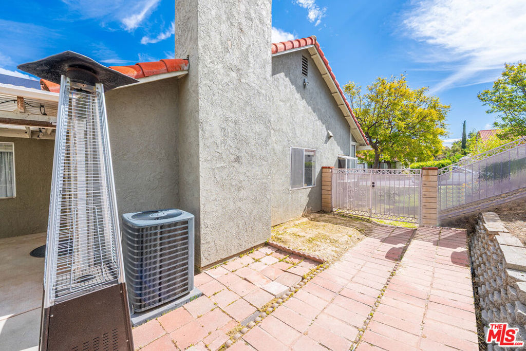 23169 Claystone Avenue Property Photo 30