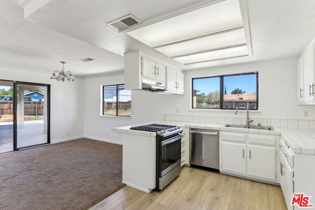 19030 Sheffield Street Property Photo 9