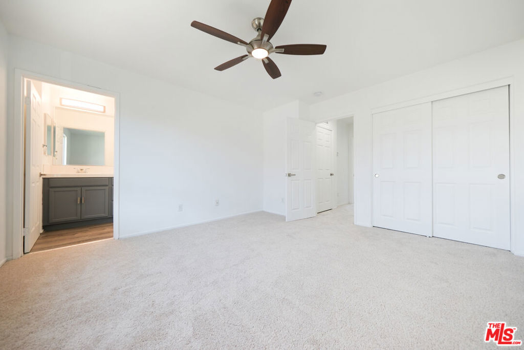 14661 Sherman Way Property Photo 25