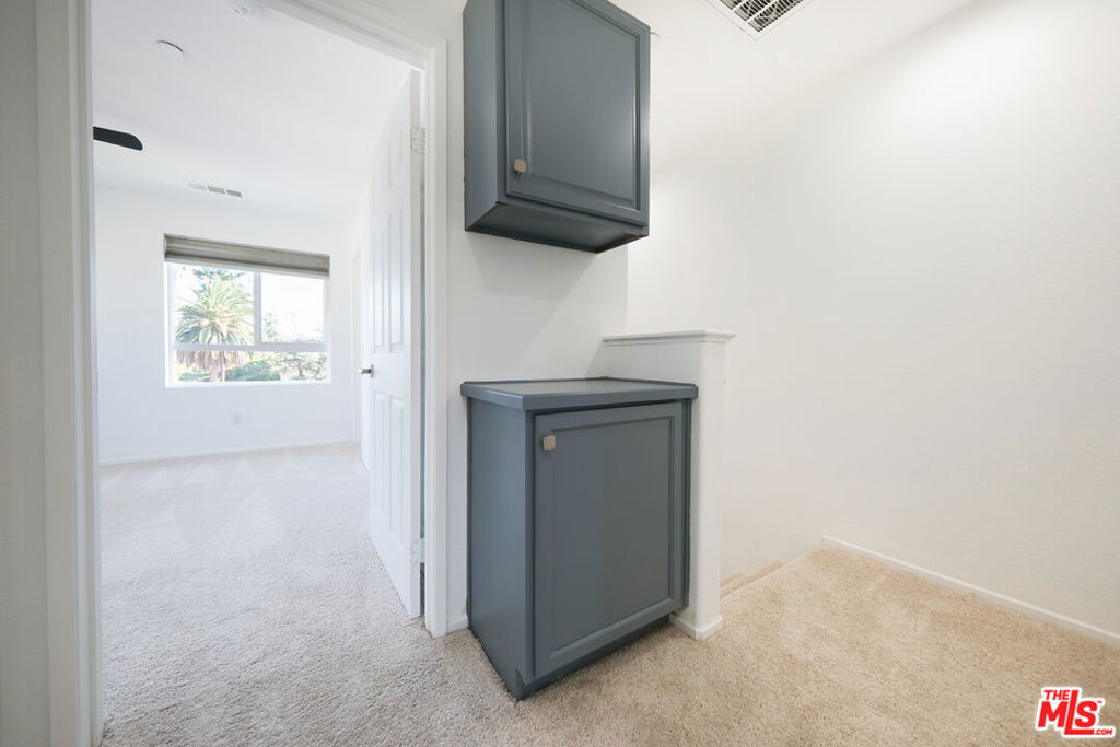 14661 Sherman Way Property Photo 30