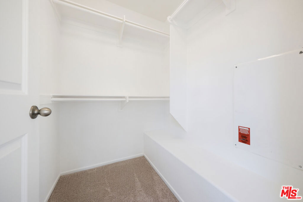 14661 Sherman Way Property Photo 33