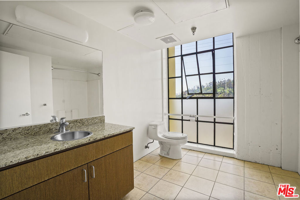 200 N San Fernando Road 314 Property Photo 33