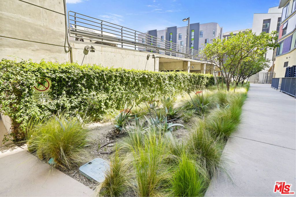 200 N San Fernando Road 314 Property Photo 42