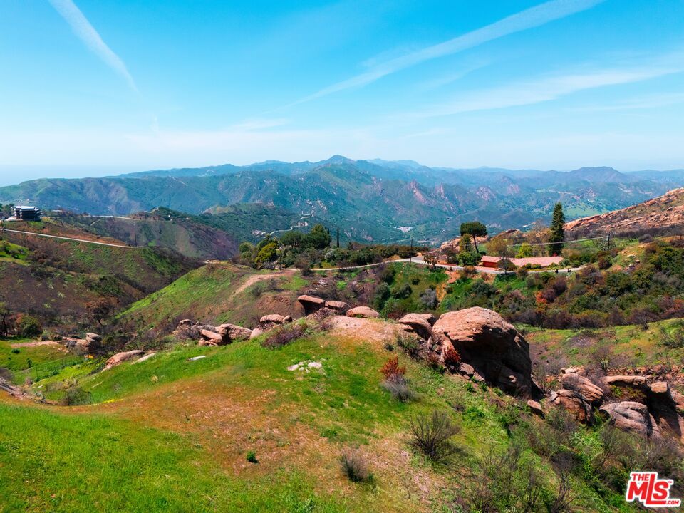 24775 W Saddle Peak Road Property Photo 12