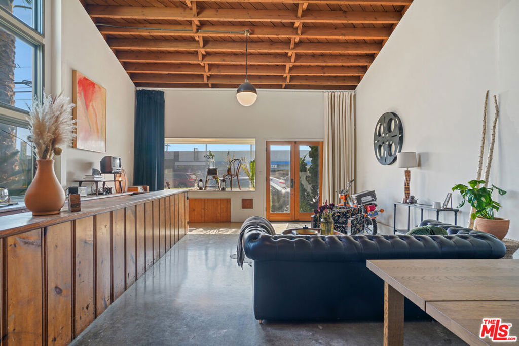 4546 S Centinela Avenue Property Photo 15