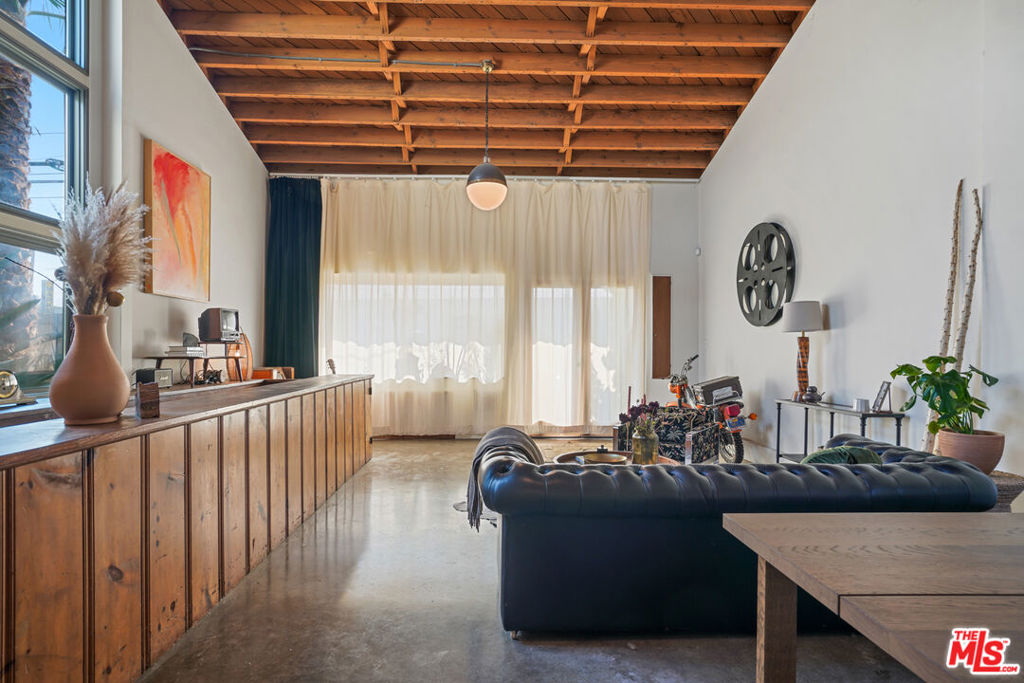 4546 S Centinela Avenue Property Photo 16