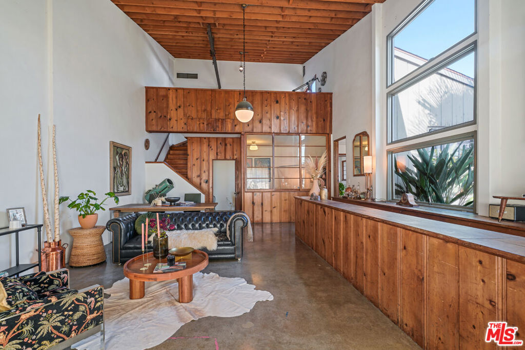 4546 S Centinela Avenue Property Photo 17