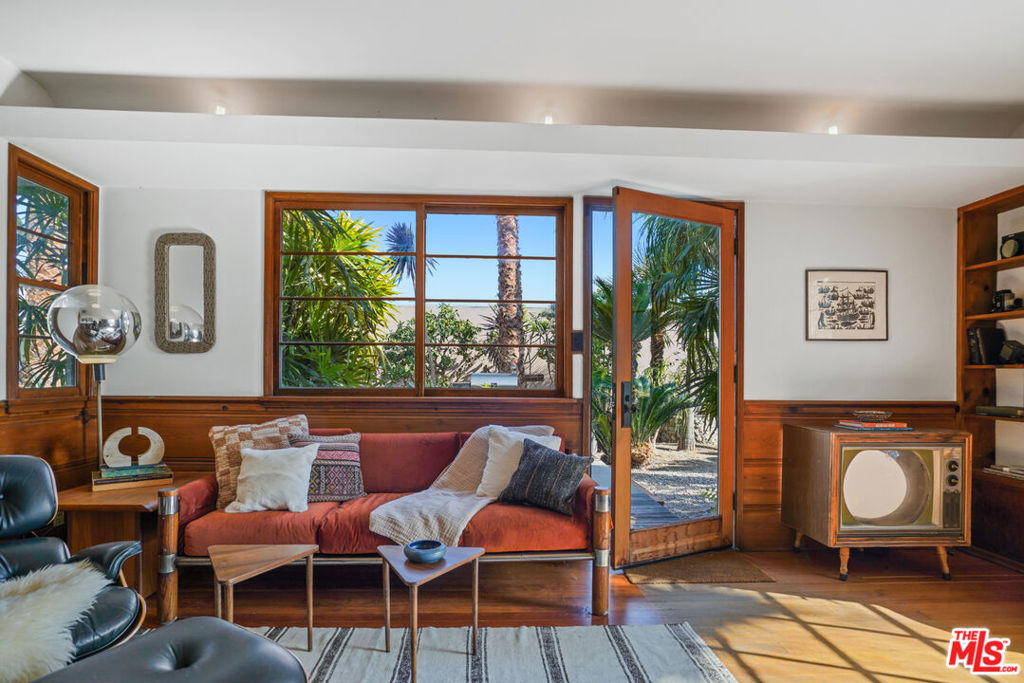 4546 S Centinela Avenue Property Photo 40