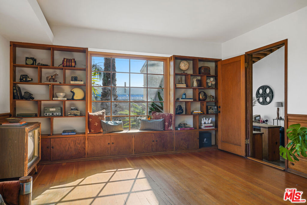 4546 S Centinela Avenue Property Photo 42