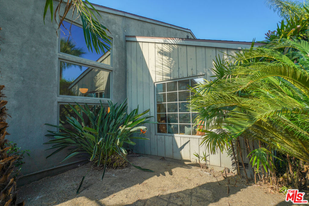 4546 S Centinela Avenue Property Photo 45