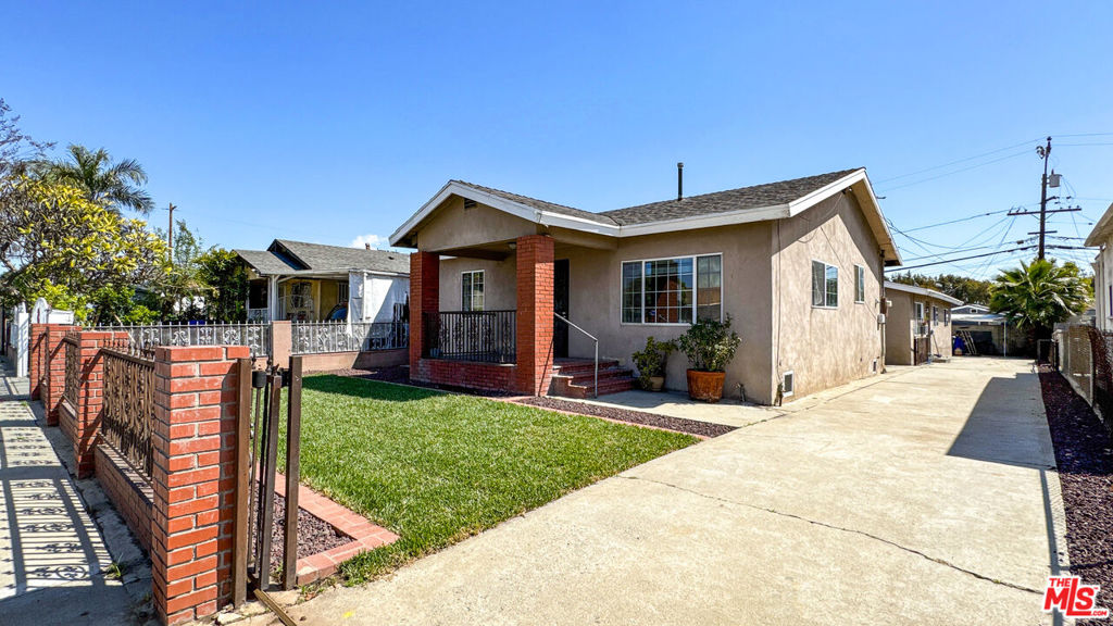 1418 S McBride Avenue Property Photo 1