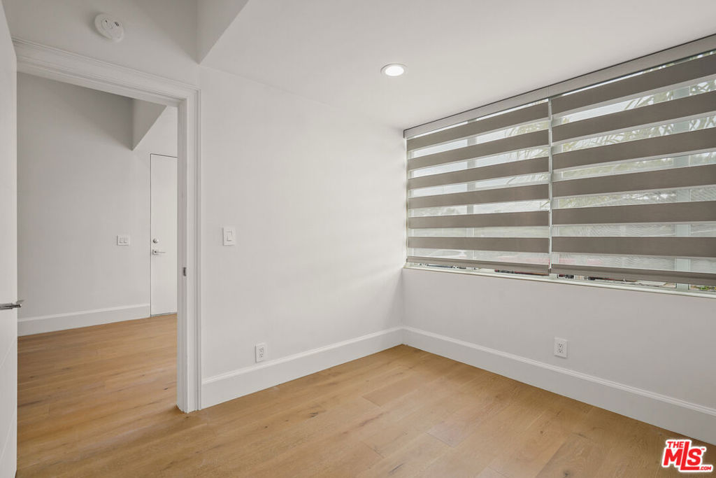 215 Windward Avenue Property Photo 16