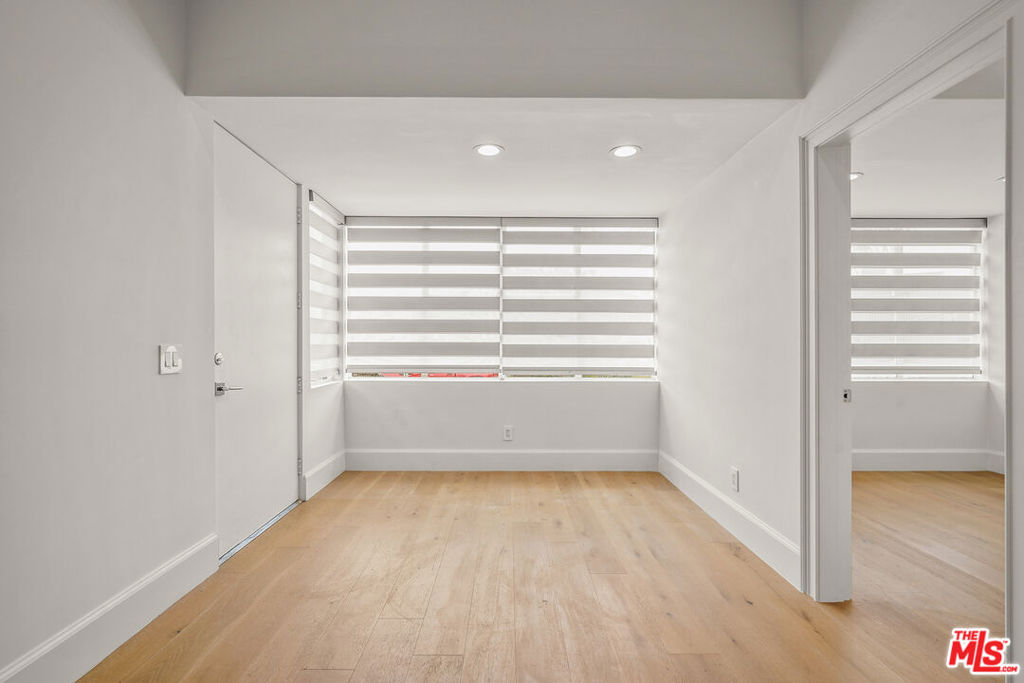 215 Windward Avenue Property Photo 18