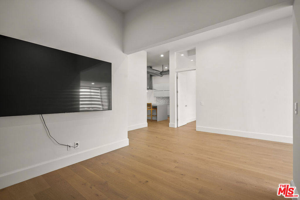 215 Windward Avenue Property Photo 19