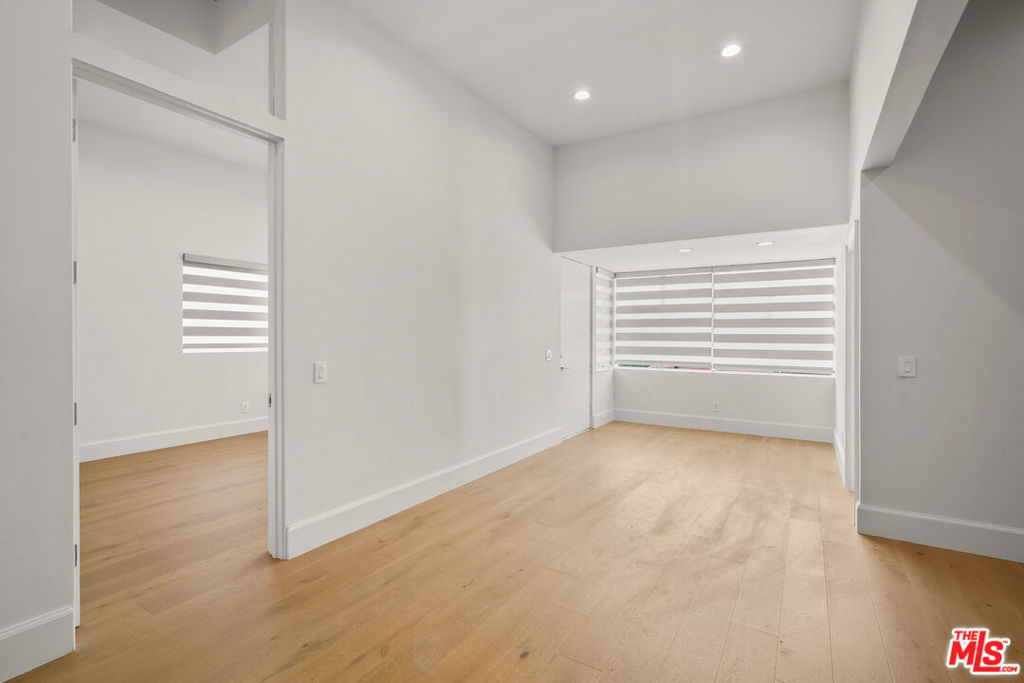 215 Windward Avenue Property Photo 20