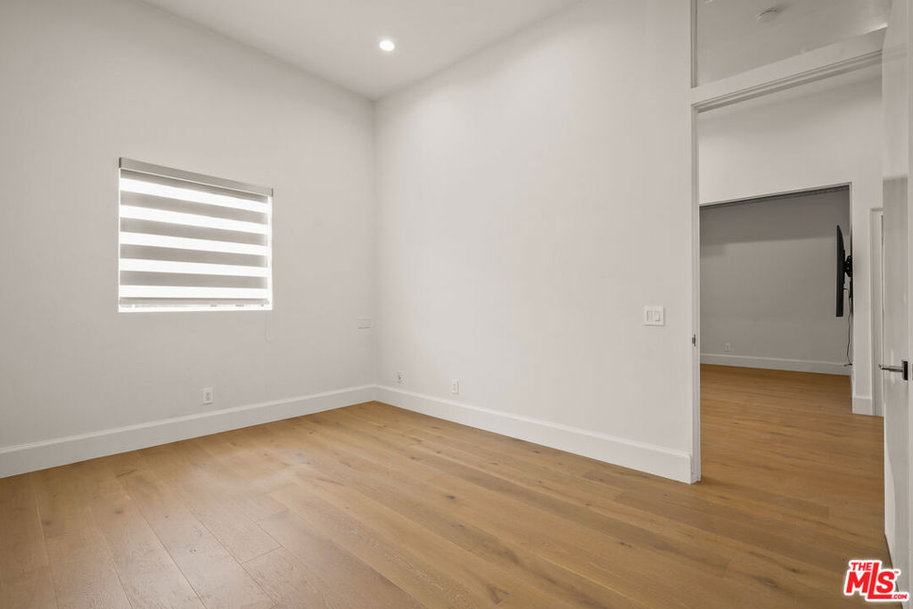 215 Windward Avenue Property Photo 21