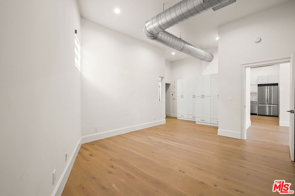 215 Windward Avenue Property Photo 22