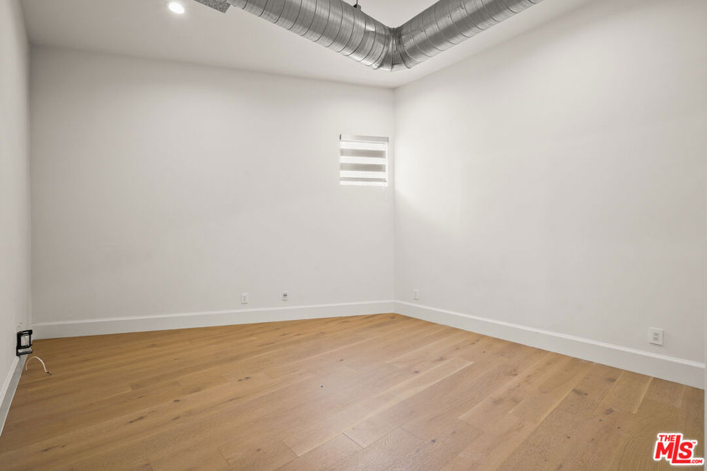 215 Windward Avenue Property Photo 24
