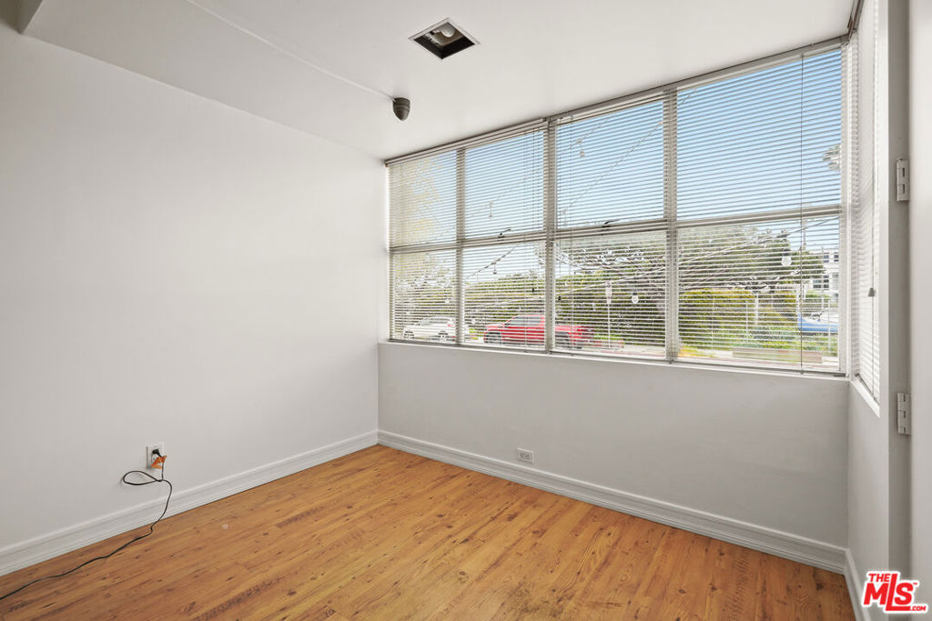 215 Windward Avenue Property Photo 34