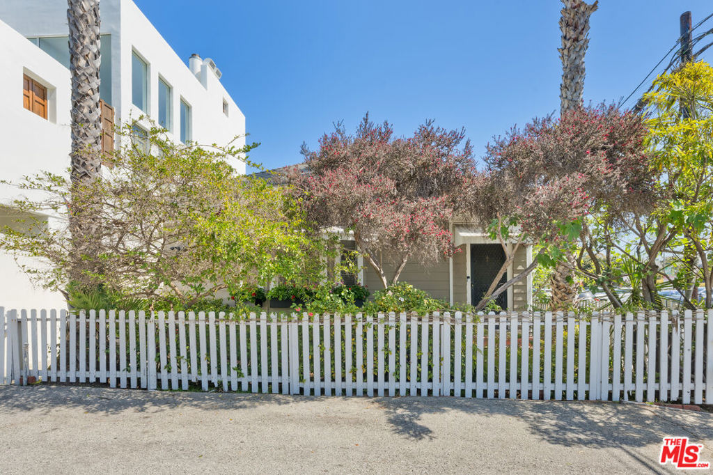 137 Strand Street Property Photo 1