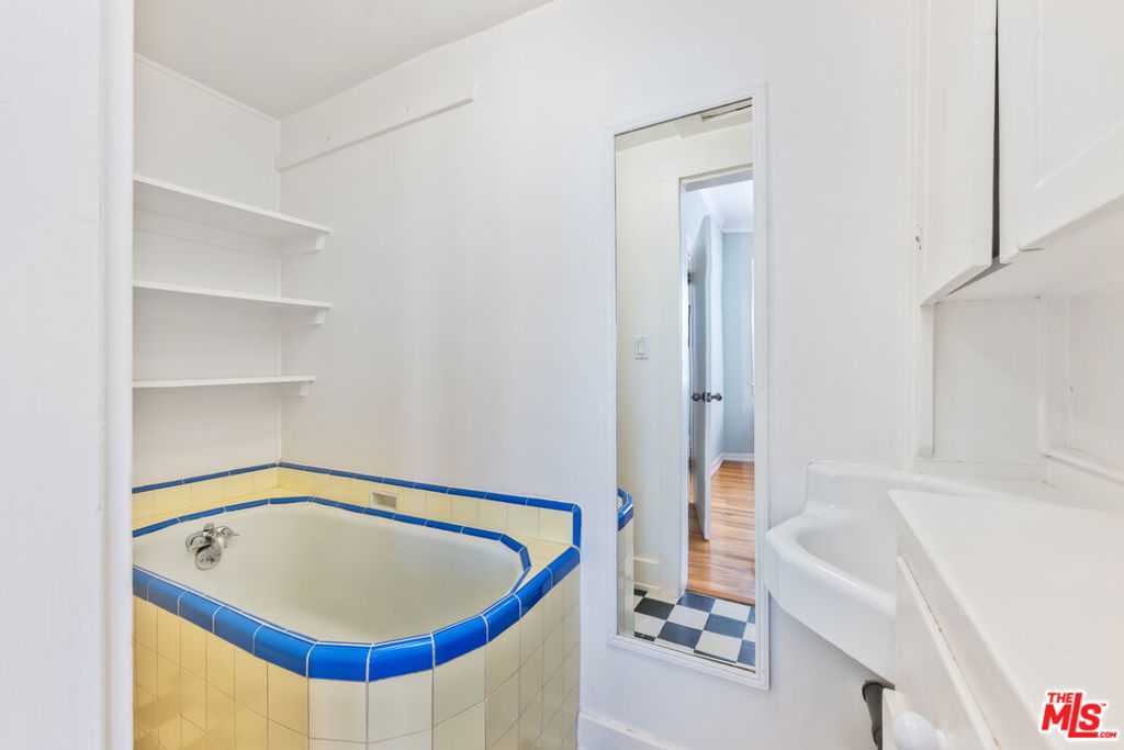 137 Strand Street Property Photo 7