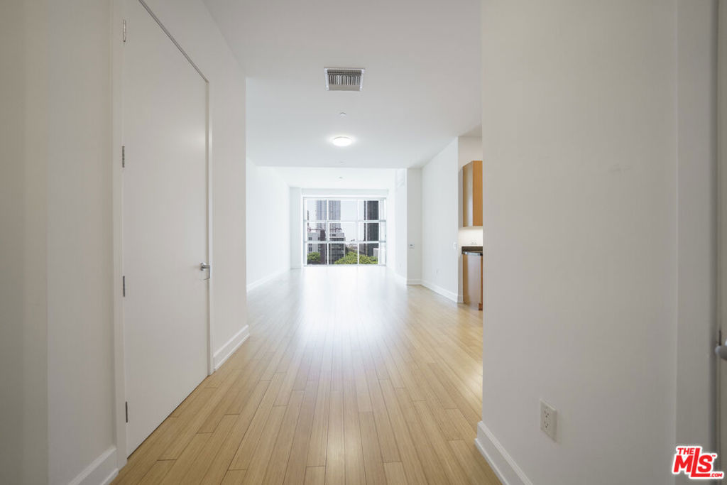 3223 W 6th Street 605 Property Photo 1