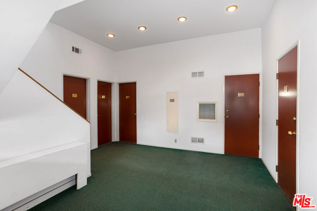 566 S San Vicente Boulevard 101-s Property Photo 5