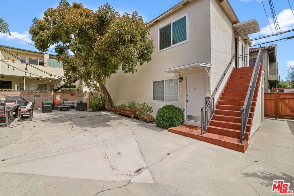 833 15th Street Property Photo 2