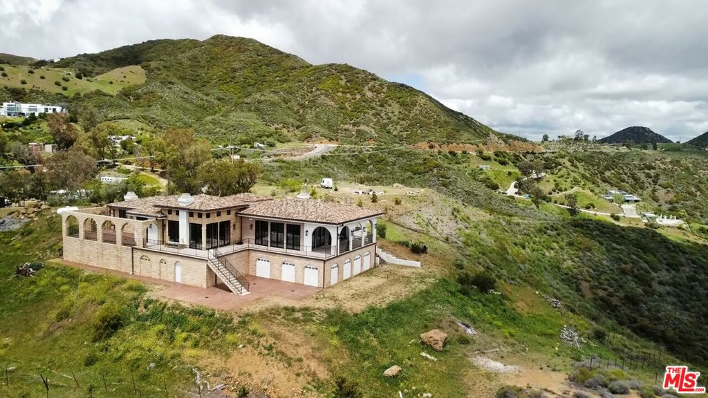 33182 & 33174 Mulholland Highway Property Photo 3