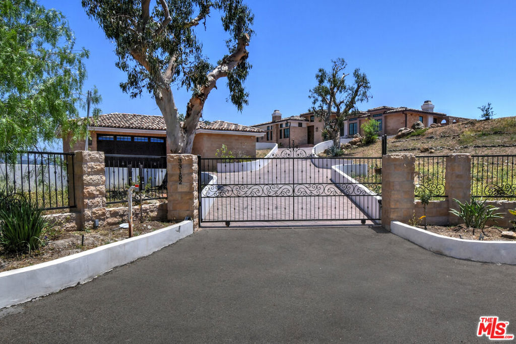 33182 & 33174 Mulholland Highway Property Photo 9