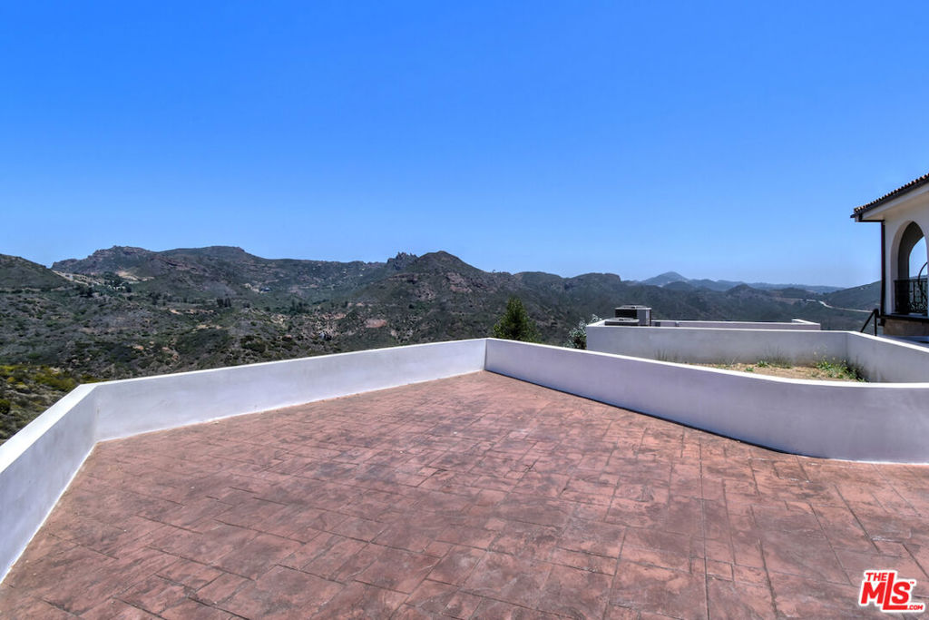 33182 & 33174 Mulholland Highway Property Photo 13