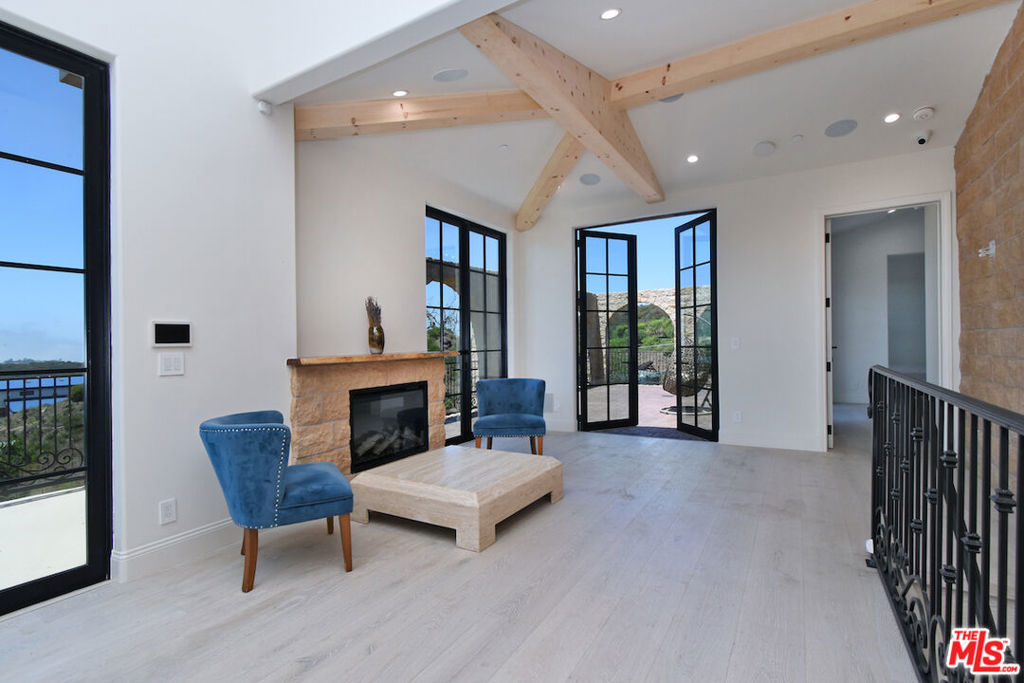 33182 & 33174 Mulholland Highway Property Photo 22