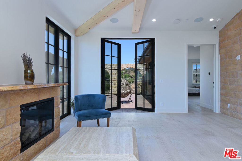 33182 & 33174 Mulholland Highway Property Photo 23