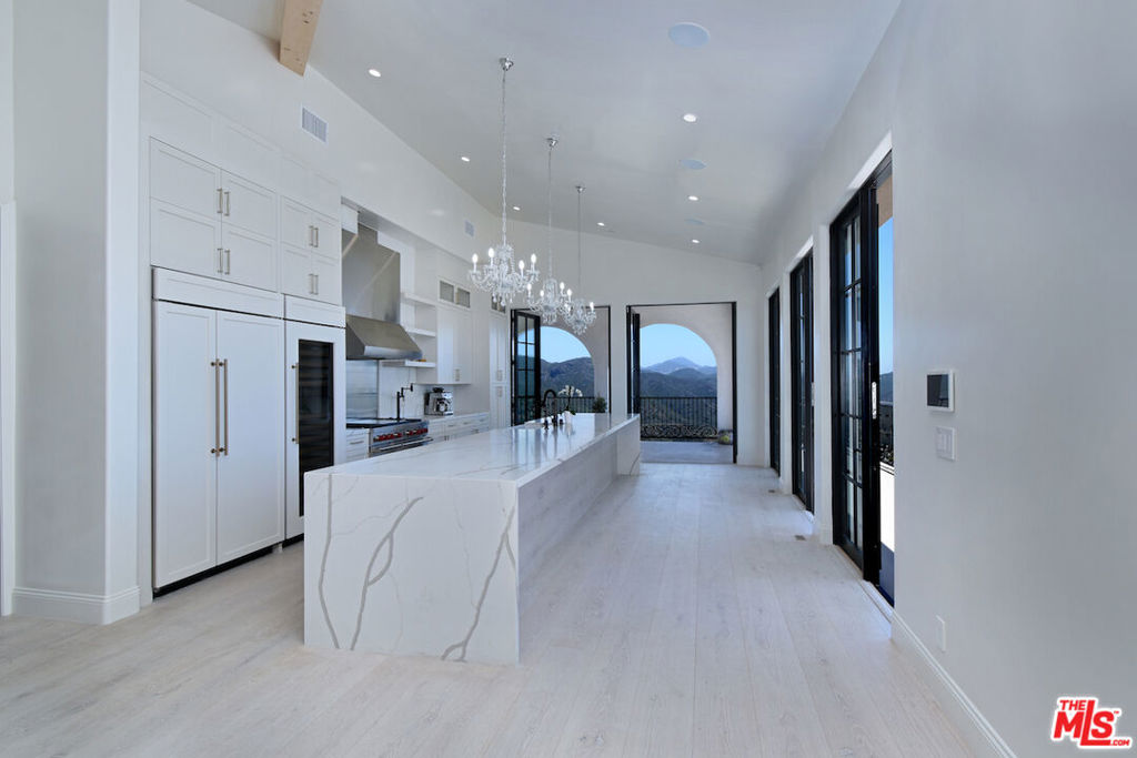 33182 & 33174 Mulholland Highway Property Photo 30