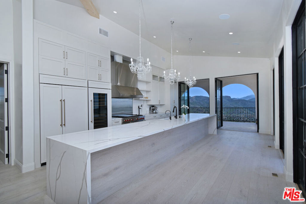 33182 & 33174 Mulholland Highway Property Photo 31