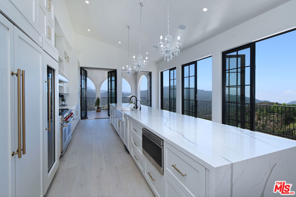 33182 & 33174 Mulholland Highway Property Photo 32