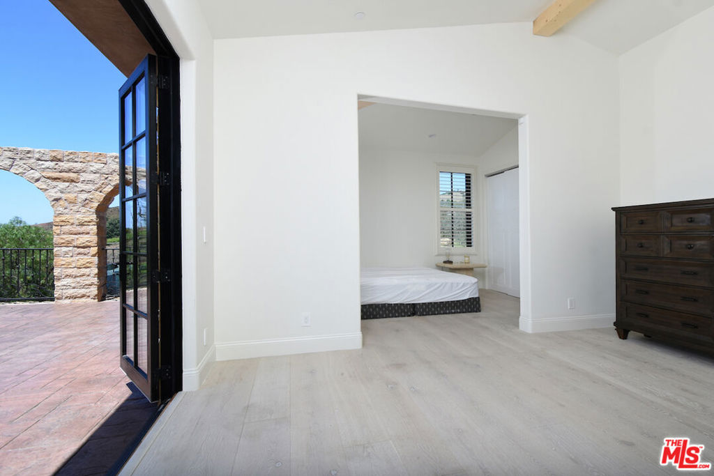 33182 & 33174 Mulholland Highway Property Photo 38