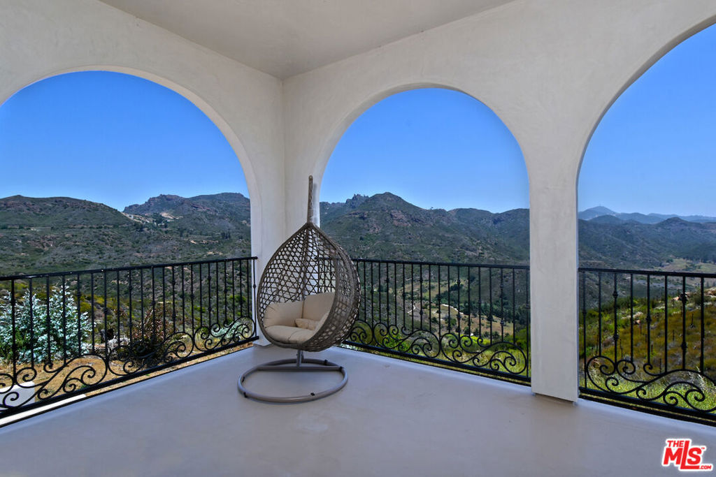 33182 & 33174 Mulholland Highway Property Photo 47