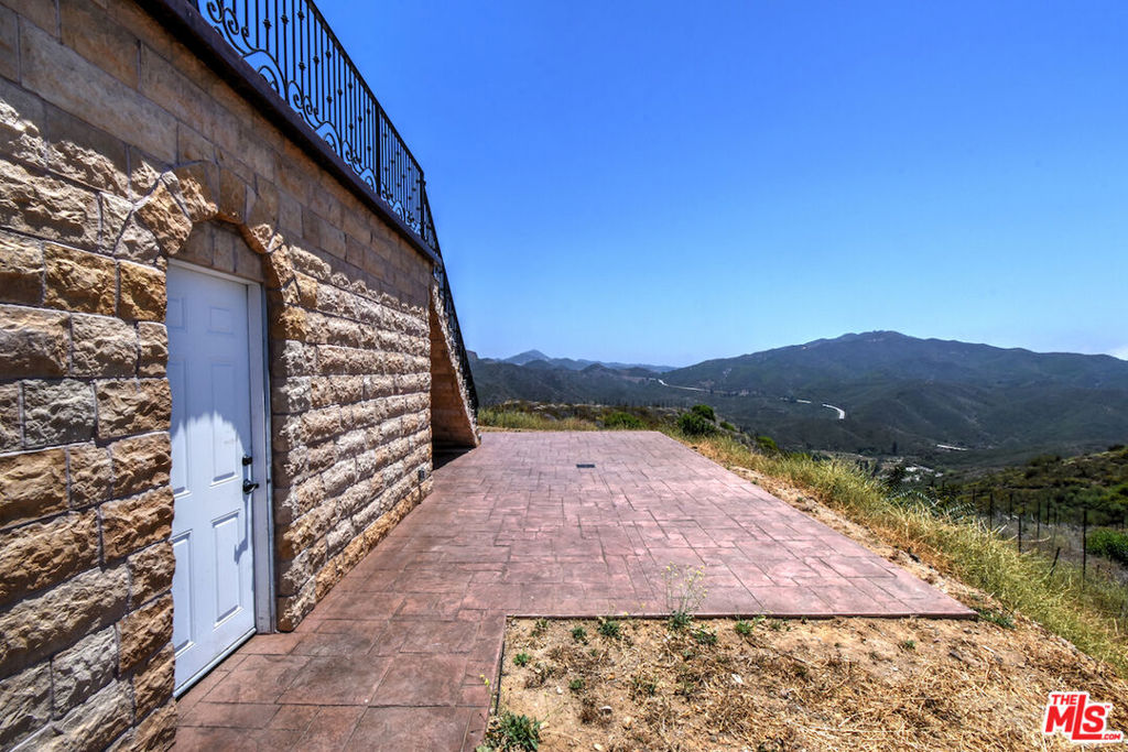 33182 & 33174 Mulholland Highway Property Photo 55
