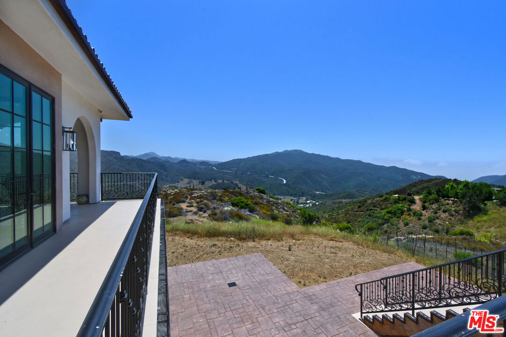 33182 & 33174 Mulholland Highway Property Photo 62