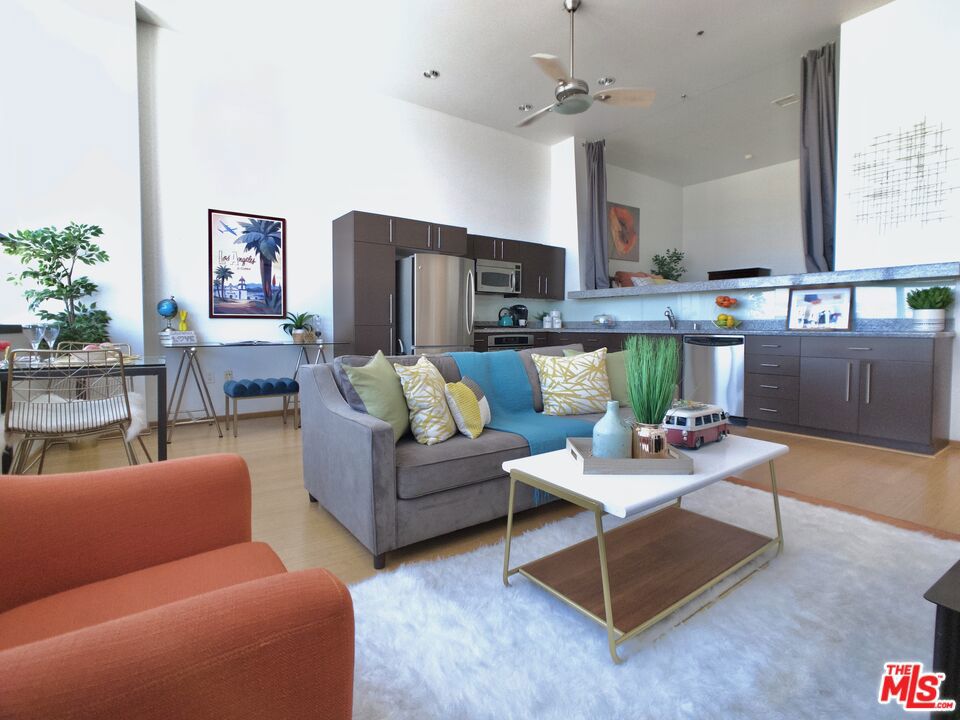 1100 Wilshire Boulevard 1804 Property Photo