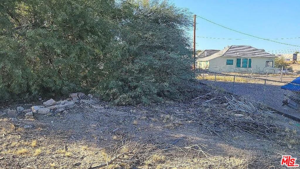1416 W Broadway Street Property Photo 4