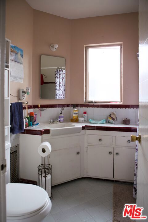 541 S Normandie Avenue Property Photo 11
