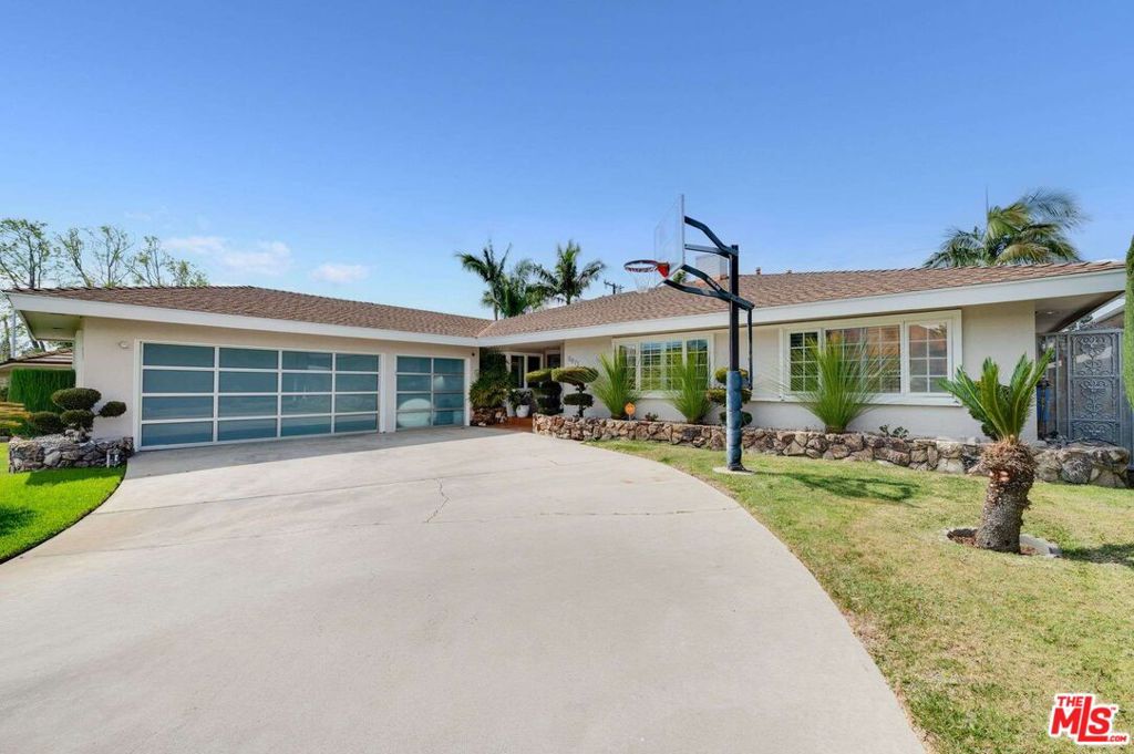 5671 W 63rd Street Property Photo