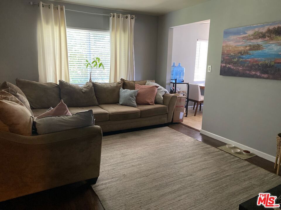 5533 W Jefferson Boulevard Property Photo 5