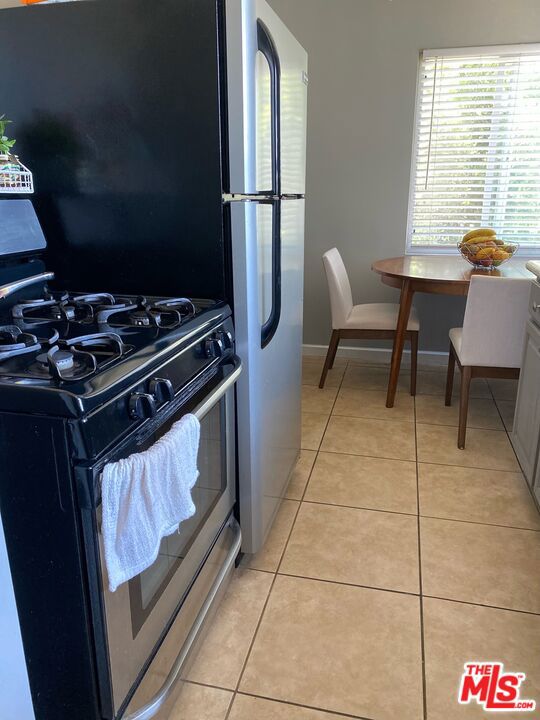 5533 W Jefferson Boulevard Property Photo 8