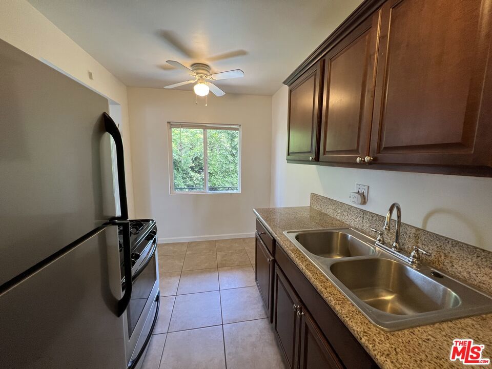 5533 W Jefferson Boulevard Property Photo 19