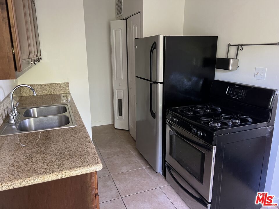 5533 W Jefferson Boulevard Property Photo 20