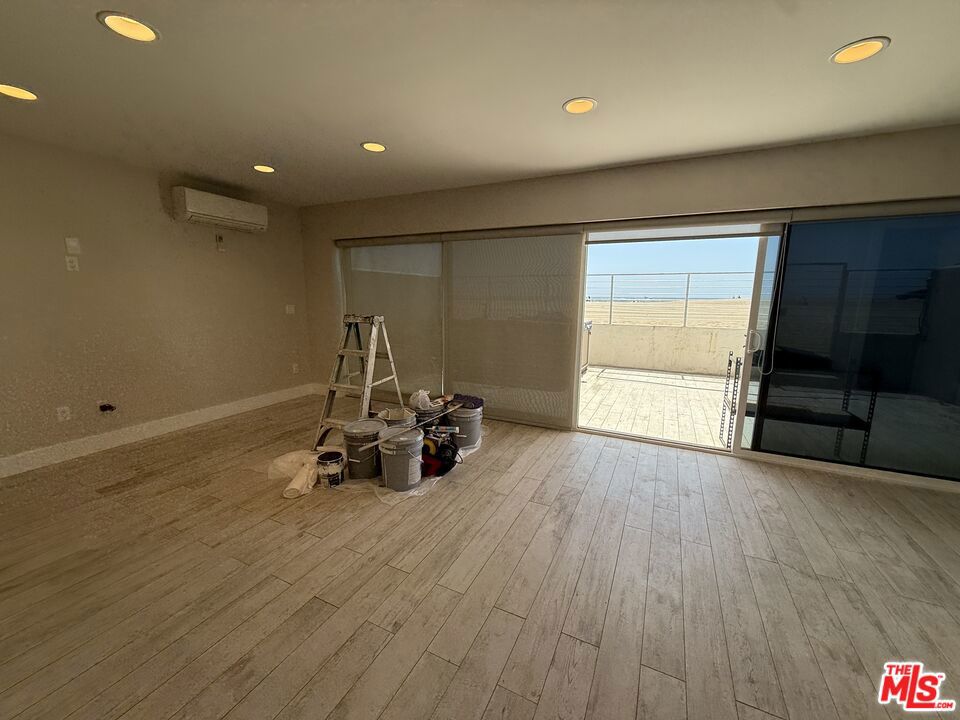 6955 Trolleyway Property Photo 4